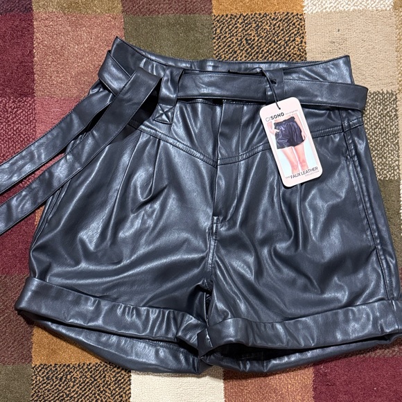 Ci Sono Pants - Ci Sono High Waist Pleated Faux Leather Shorts - Black
